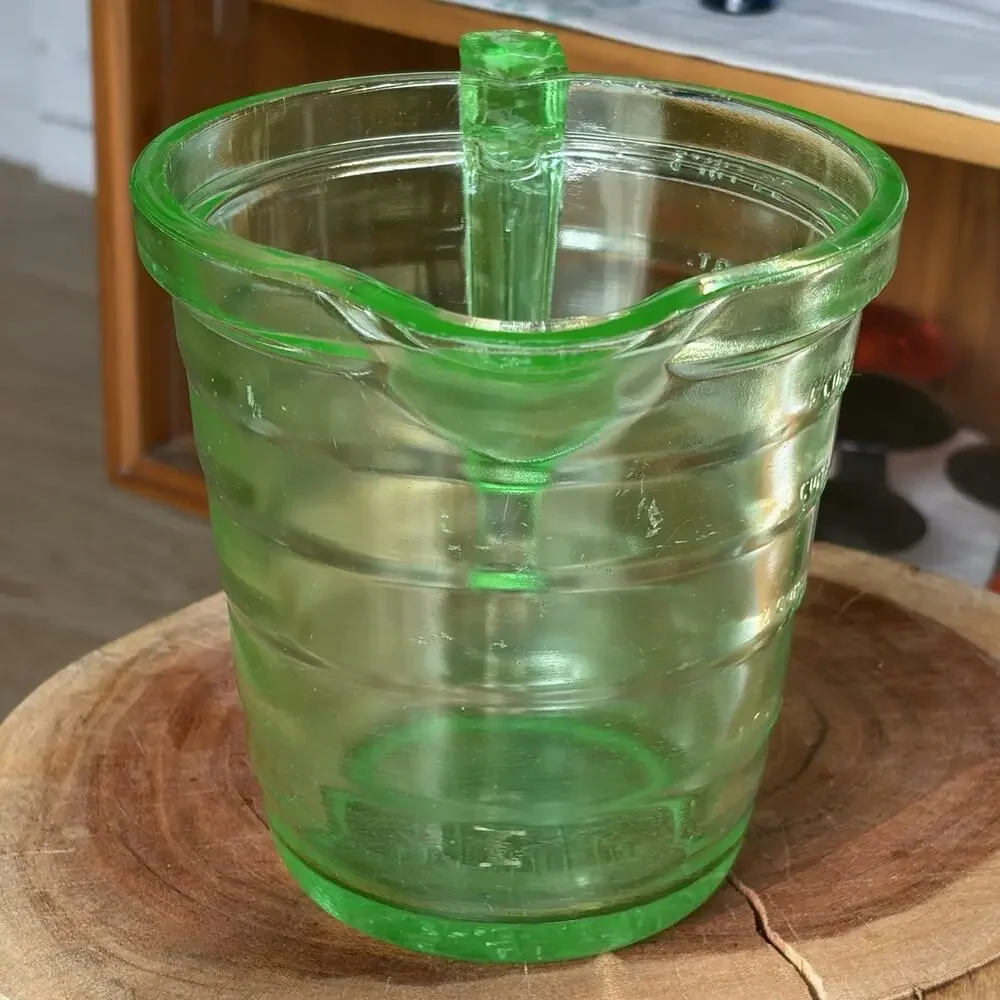 Rare T&S Torrington Handimaid Green Depression Uranium Glass 5 Cup Measuring Cup